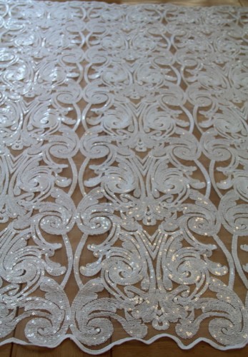 Koronka premium z cekinami - ornament - biały