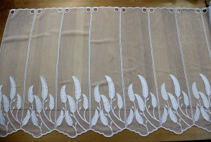 Zazdrostka haftowana - 70cm - białe piórka