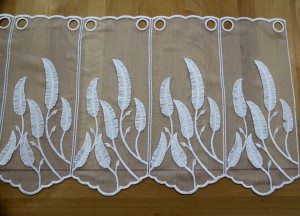 Zazdrostka haftowana - 40cm - białe piórka 